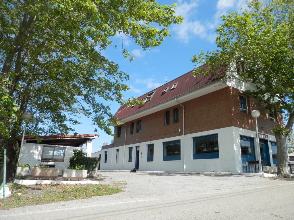 H.A.N.D Surf Hostel Ланґре Екстер'єр фото